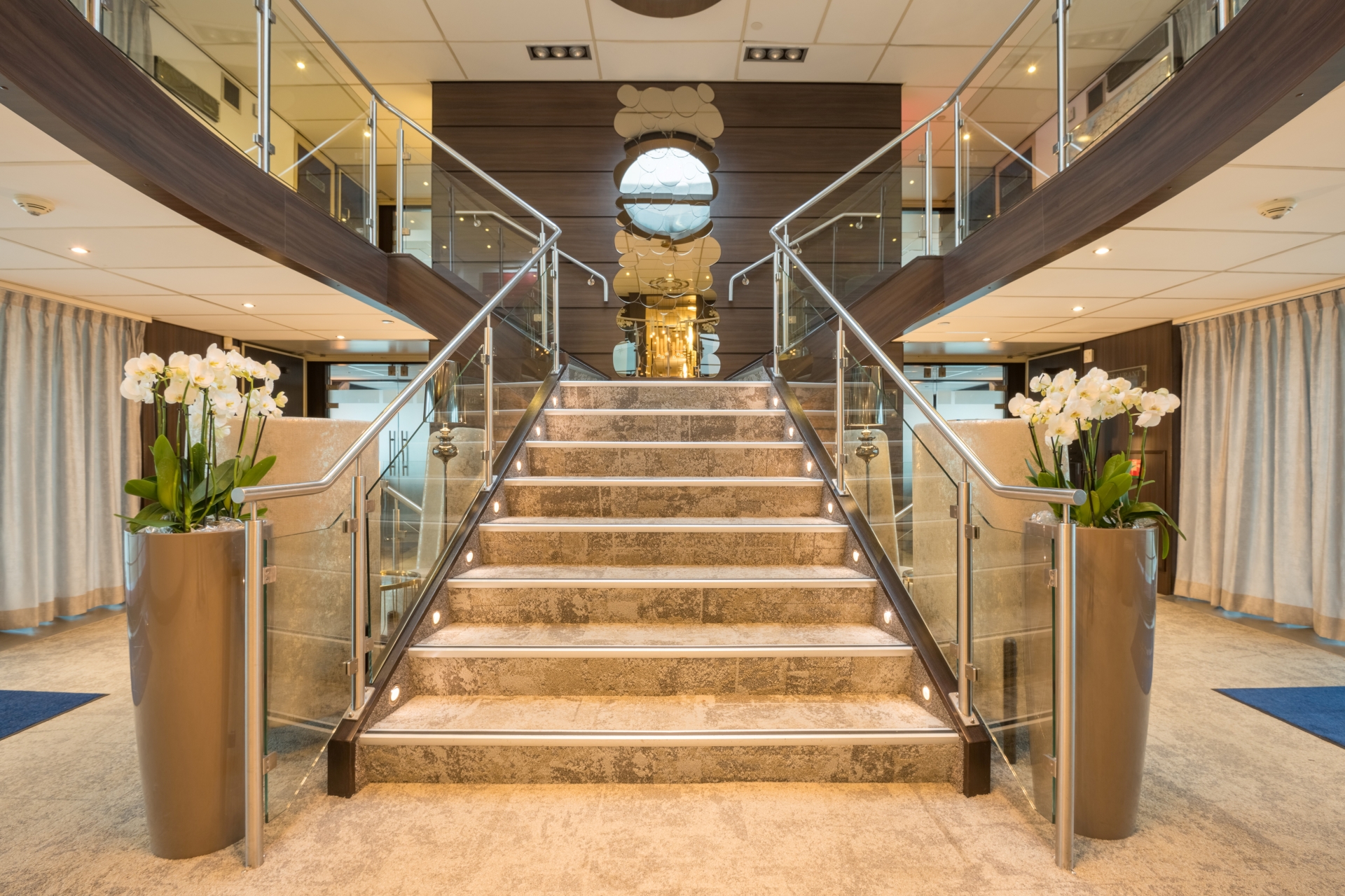 Exklusiver Vollcharter MS Elegant by Amadeus