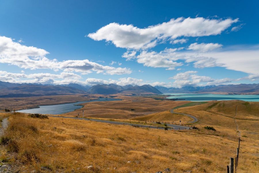 Neuiseeland_Lake_tekapo_timo-volz-rVf4HBAdcUA-unsplash.jpg