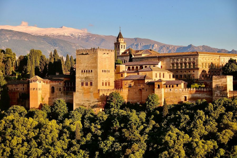 Spanien-Alhambra_jorge-fernandez-salas-zXxkdiBgHvA-unsplash.jpg