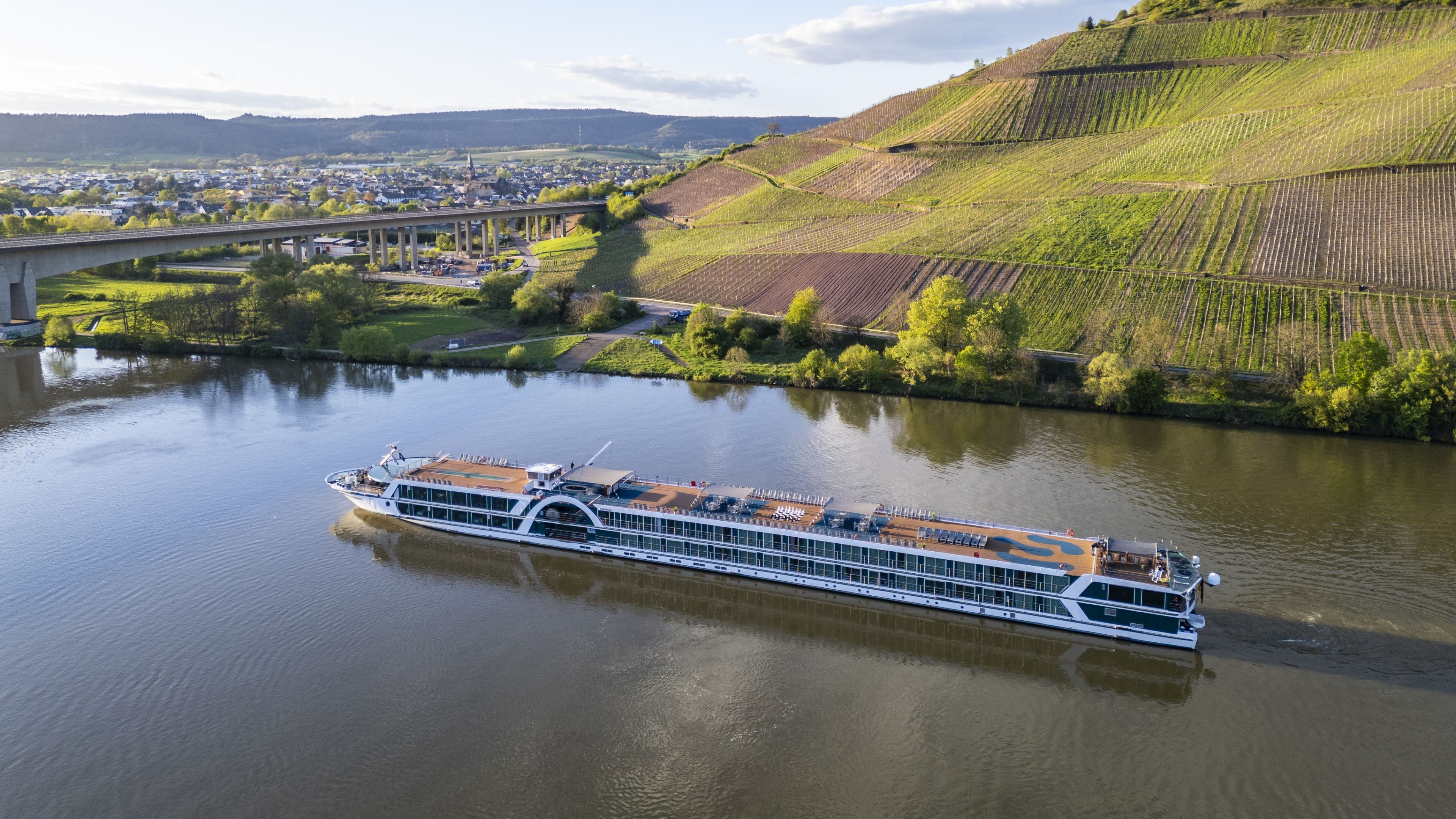 AMADEUS_Elegant__Exterior_View._Moselle_-_Germany_Exterior_View_of_the_AMADEUS_Elegant_on_the_Moselle_River_in_Germany_Lueftner_Cruises_Amadeus_Moving_Pictures2.jpg